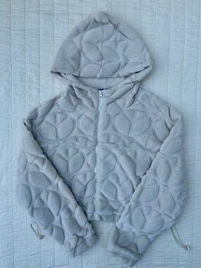 Without Walls UO Cropped Fuzzy Peace Sign Hoodie Zip Jacket | Cream | Size S